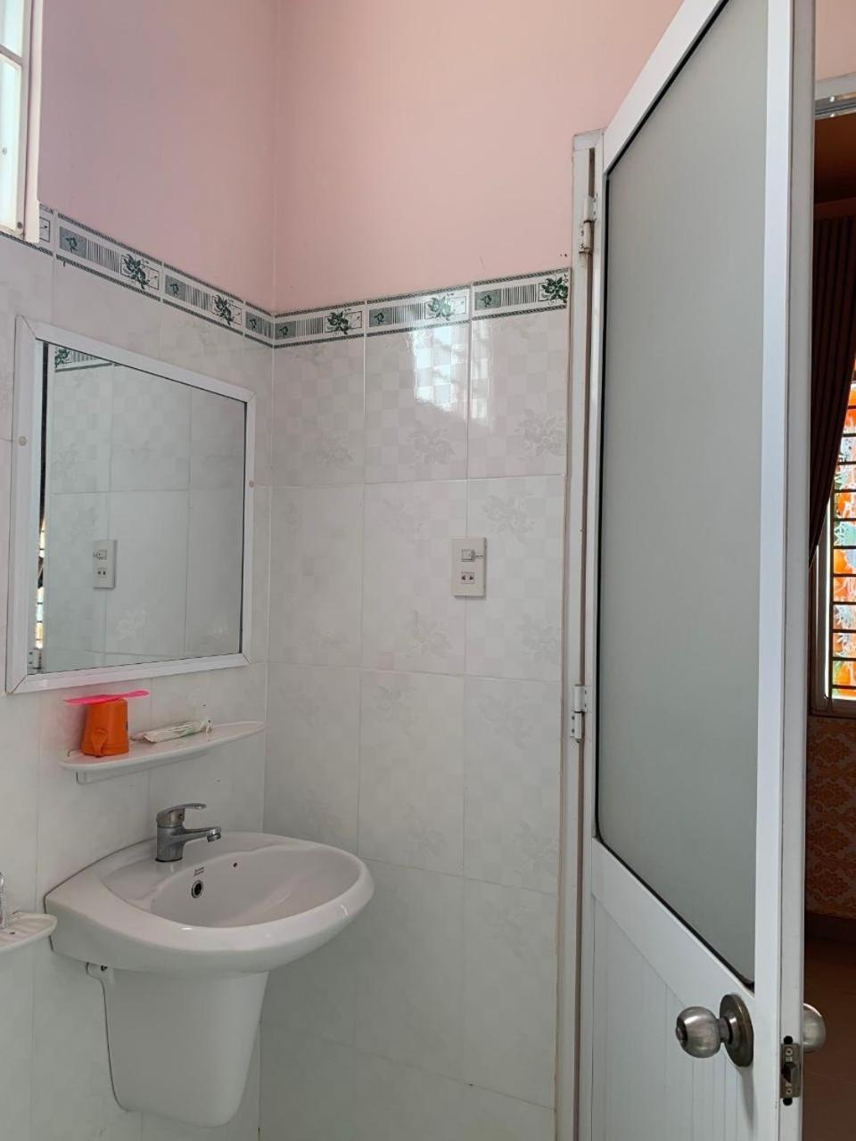 ביין הואה Khach San Khanh Du - Khanh Du Hotel מראה חיצוני תמונה